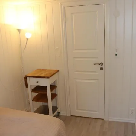 Daire With1 Bedroom Separate Living With A Sofa Bed And A Tiny Kitchen A Bathroom Located In Nordstrand Near By The Sea For 3 Guests With A Garden And Grill With Sea View Just Outside The *