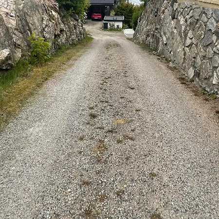 With1 Bedroom Separate Living With A Sofa Bed And A Tiny Kitchen A Bathroom Located In Nordstrand Near By The Sea For 3 Guests With A Garden And Grill With Sea View Just Outside The Apartamento Oslo