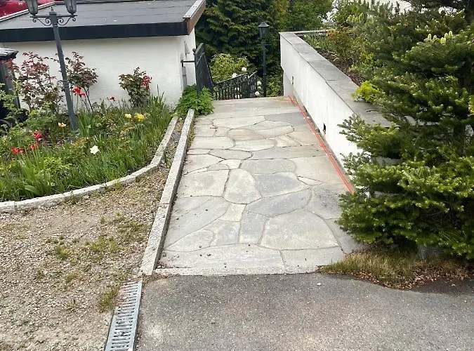 With1 Bedroom Separate Living With A Sofa Bed And A Tiny Kitchen A Bathroom Located In Nordstrand Near By The Sea For 3 Guests With A Garden And Grill With Sea View Just Outside The Lägenhet *