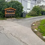 With1 Bedroom Separate Living With A Sofa Bed And A Tiny Kitchen A Bathroom Located In Nordstrand Near By The Sea For 3 Guests With A Garden And Grill With Sea View Just Outside The アパート