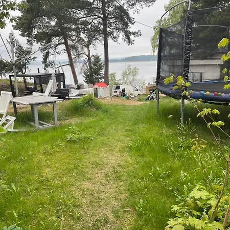 아파트 With1 Bedroom Separate Living With A Sofa Bed And A Tiny Kitchen A Bathroom Located In Nordstrand Near By The Sea For 3 Guests With A Garden And Grill With Sea View Just Outside The