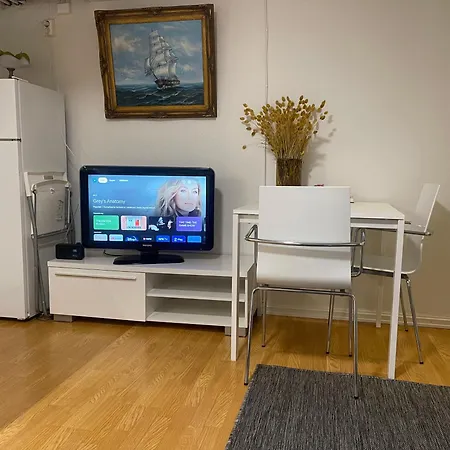 With1 Bedroom Separate Living With A Sofa Bed And A Tiny Kitchen A Bathroom Located In Nordstrand Near By The Sea For 3 Guests With A Garden And Grill With Sea View Just Outside The Apartmán *