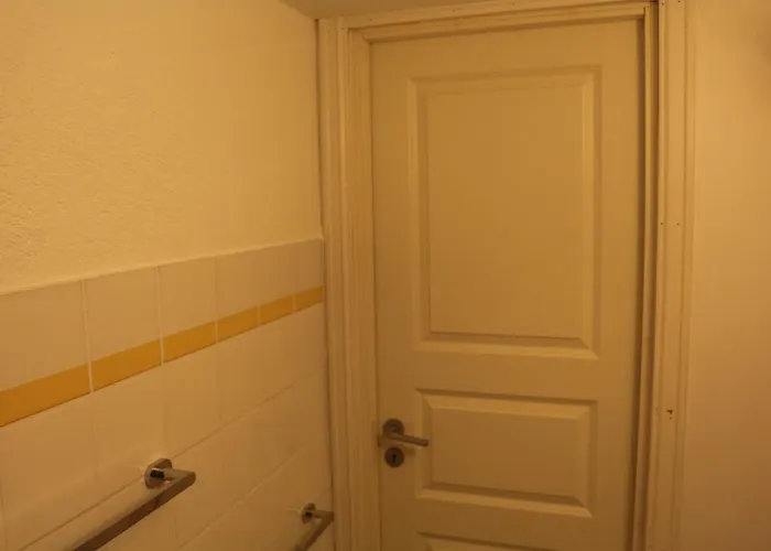 With1 Bedroom Separate Living With A Sofa Bed And A Tiny Kitchen A Bathroom Located In Nordstrand Near By The Sea For 3 Guests With A Garden And Grill With Sea View Just Outside The Apartmán *