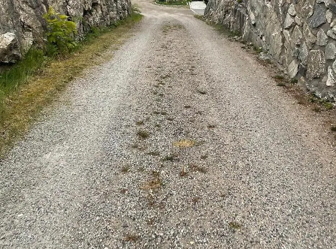 With1 Bedroom Separate Living With A Sofa Bed And A Tiny Kitchen A Bathroom Located In Nordstrand Near By The Sea For 3 Guests With A Garden And Grill With Sea View Just Outside The Apartmán Oslo