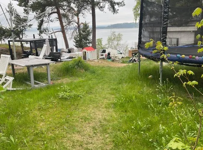 Apartmán With1 Bedroom Separate Living With A Sofa Bed And A Tiny Kitchen A Bathroom Located In Nordstrand Near By The Sea For 3 Guests With A Garden And Grill With Sea View Just Outside The