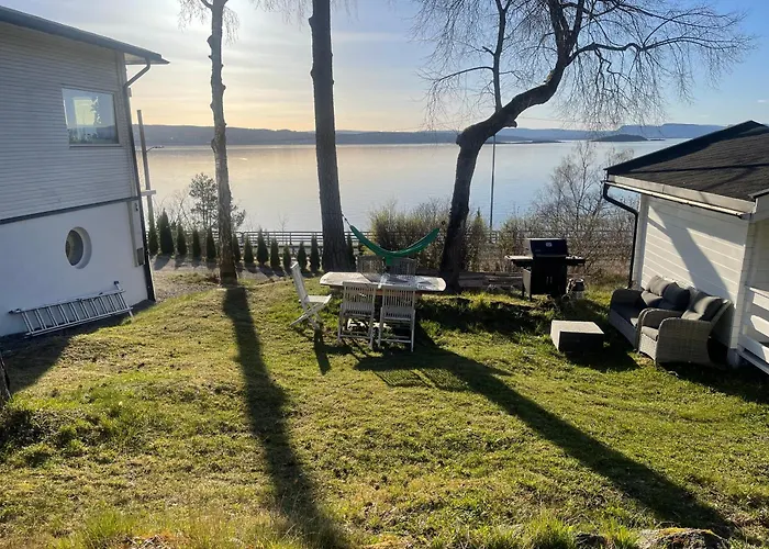 Apartmán With1 Bedroom Separate Living With A Sofa Bed And A Tiny Kitchen A Bathroom Located In Nordstrand Near By The Sea For 3 Guests With A Garden And Grill With Sea View Just Outside The